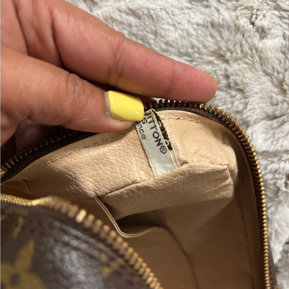 LOUIS VUITTON Monogram Trousse Toilette 23 - Picture 12 of 14